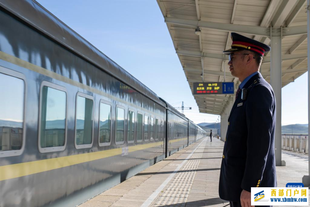 青藏铁路那曲站：20年累计到发旅客近900万人次(图6)